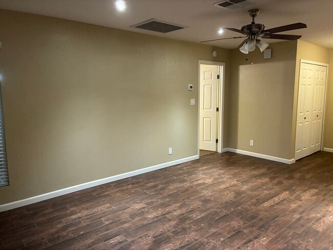 Photo - **NICE 2br/2ba PATIO HOME - (CHANDLER BLVD...