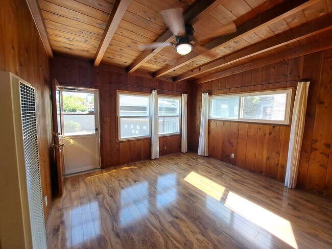 Photo - 1815 N Edison Blvd