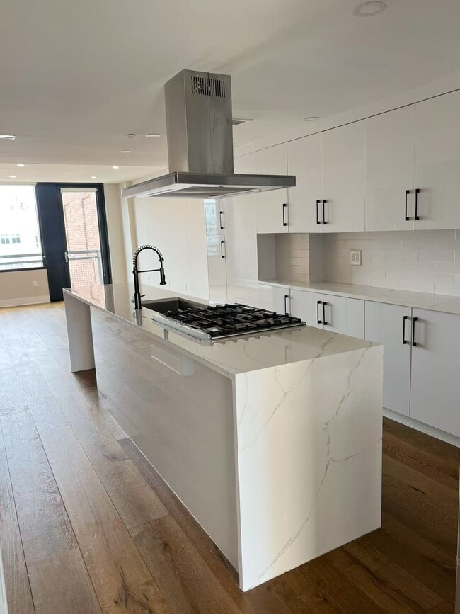 Building Photo - 912 F St NW Unit 1109 Rental