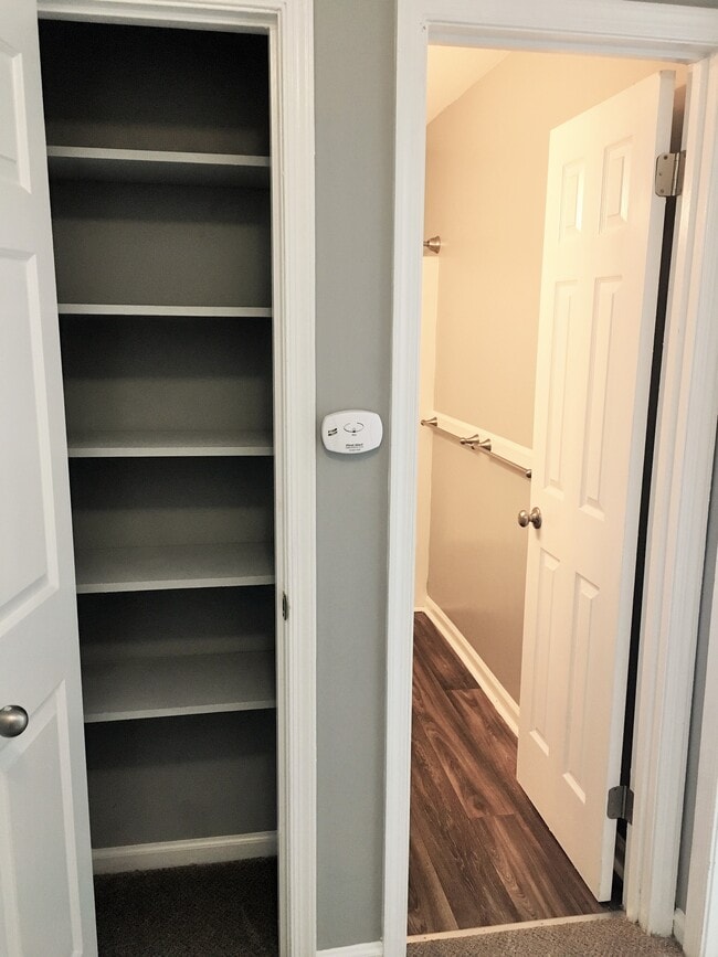 Photo - 510 Sherwood Ct