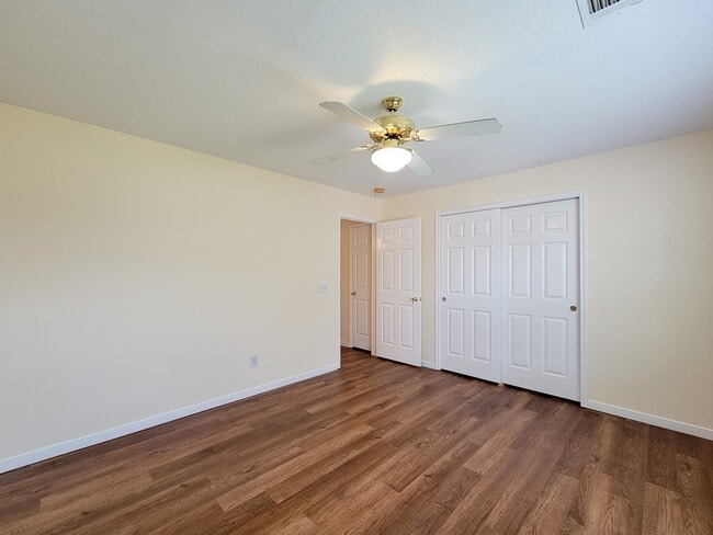 Building Photo - 11147 Carriage Lake Dr