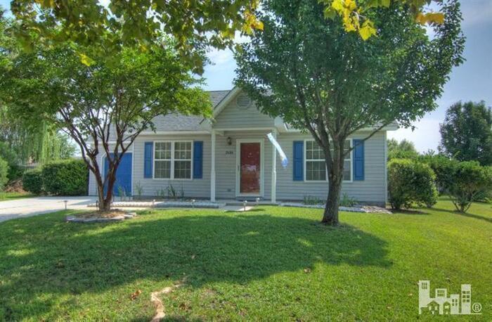 Ogden/Gordon Rd/Alamosa Place. Garage, fen... - Ogden/Gordon Rd/Alamosa Place. Garage, fen...