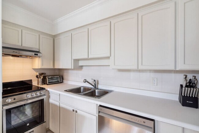 Photo - 1126 W 11th Ave Unit ID1051816P