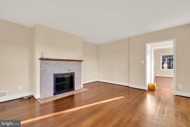 Photo - 805 31st St S