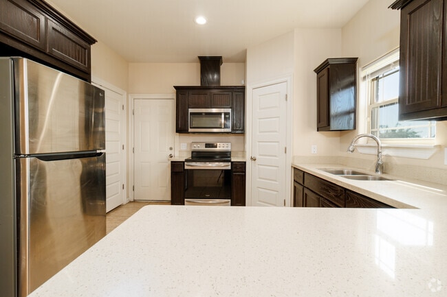 Building Photo - 2710 E Garfield Ave Unit 4 Rental
