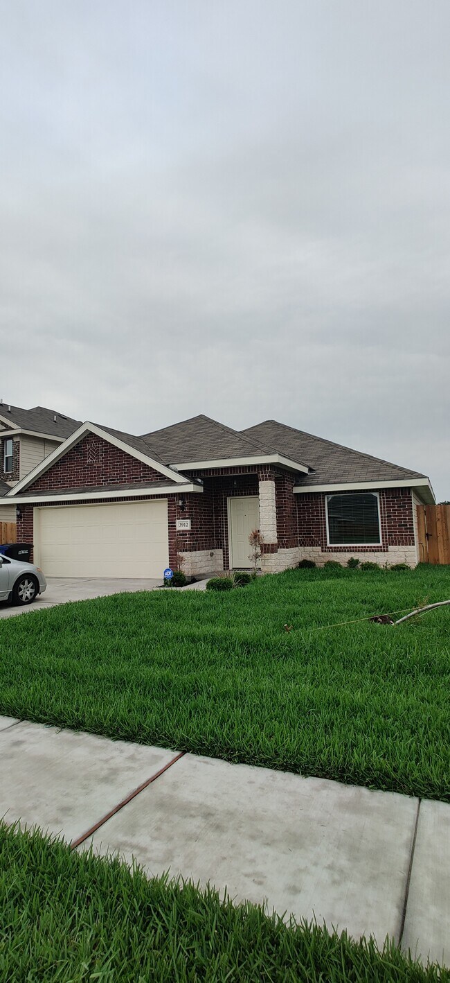 Photo - 3912 Zenaida Ave