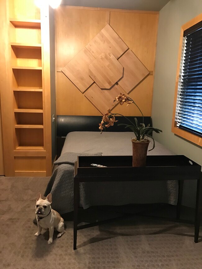 Bed Area - 12 S State St Unit 1