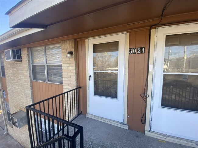 Photo - 3024 Elgin St Unit 4