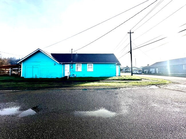 Building Photo - 320 Grant St