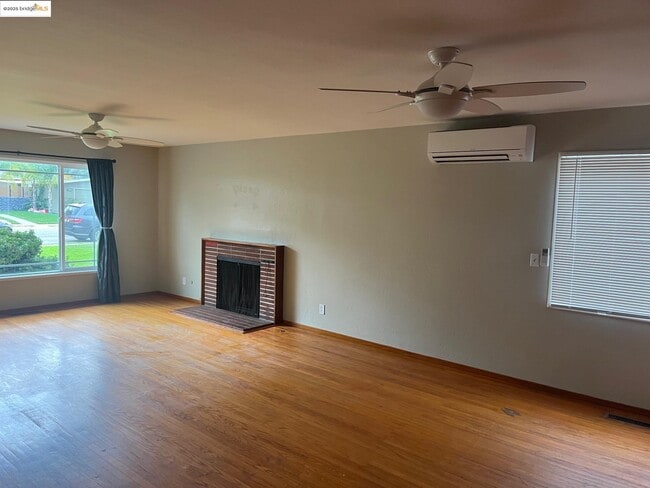 Photo - 161 Sequoia Dr