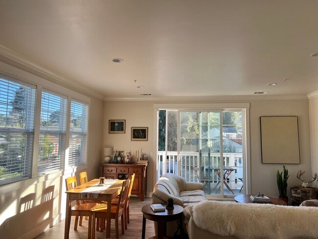 Photo - 399 Foothill Blvd