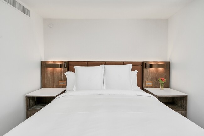 Building Photo - 1300 Lamar St Unit S8