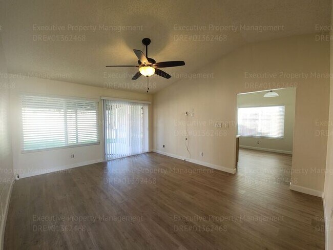 Photo - 3 bedroom/ 1.75 bathroom located in southw... House