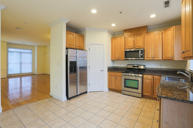 Photo - 803 McHenry St