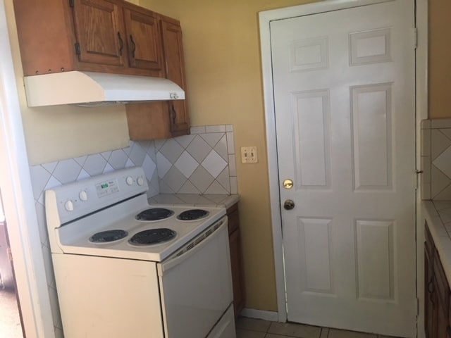 kitchen - 8034 Wakefield Ave