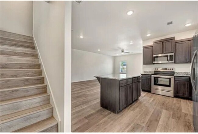 Photo - 919 S Rupple Rd Unit 919-2