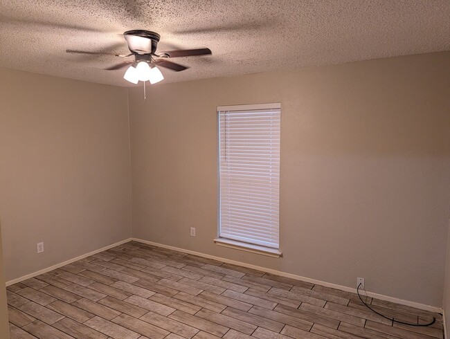 Photo - 4304 Segura Ct N