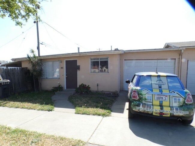 Building Photo - vin713* Unit 713