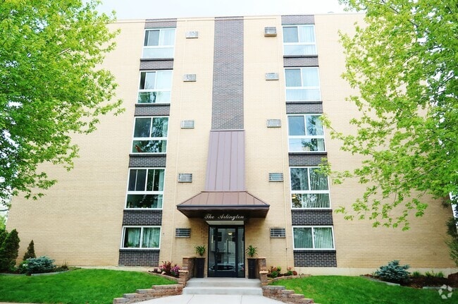 Arlington Front Building - Daytime - The Arlington Rental