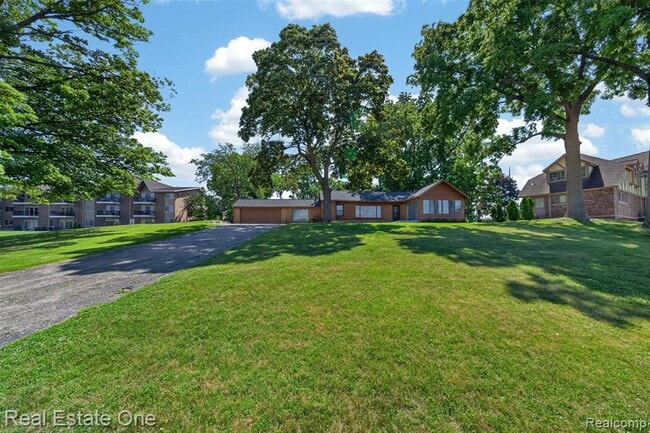 Building Photo - 2079 Klingensmith Rd