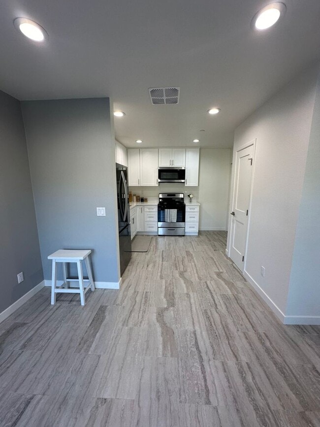 Photo - 1451 W Almond Ave Unit 1451-B