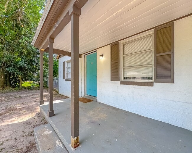 Photo - WALKABLE 3/1 House w/ Tile Floors, Newer A...