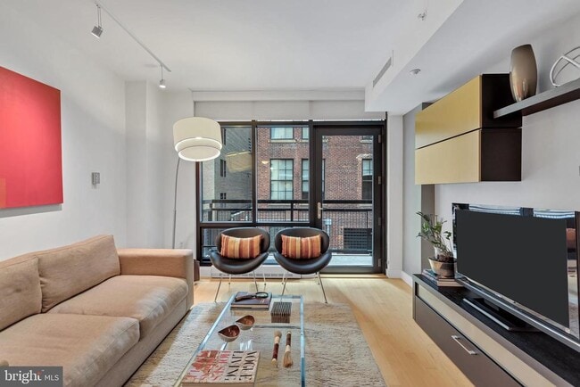 Building Photo - 912 F St NW Unit 102