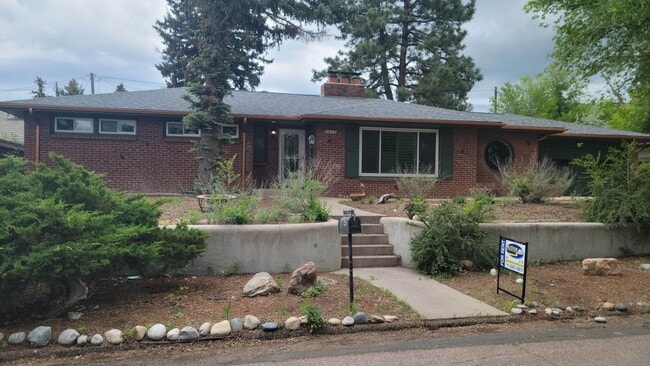 3 Bed, 3 Bath with Downstairs Kitchenette ... - 3 Bed, 3 Bath with Downstairs Kitchenette ... House