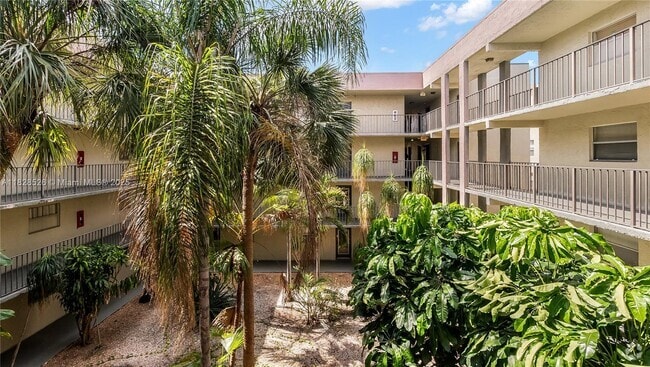 Building Photo - 1820 SW 81st Ave Unit 3306 Rental