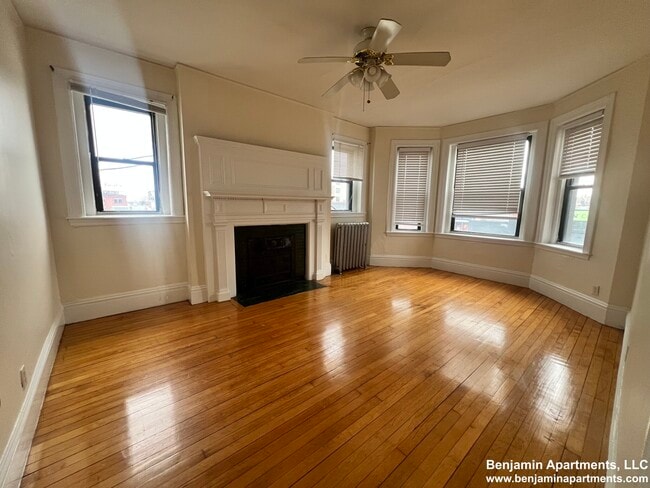 Photo - 435 Cambridge St Unit 5