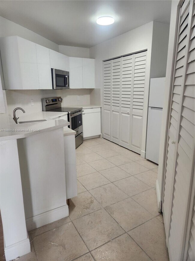 Photo - 6288 NW 186th St Unidad 201