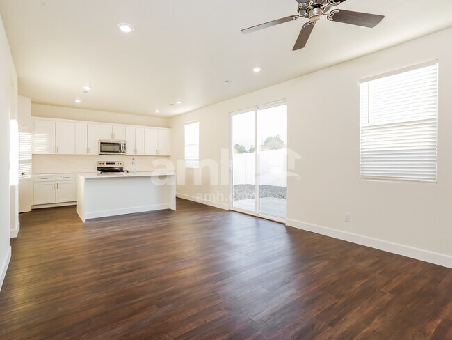 Photo - 1523 Inspiration Ln