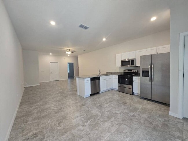 Photo - 546 Imperial Pl