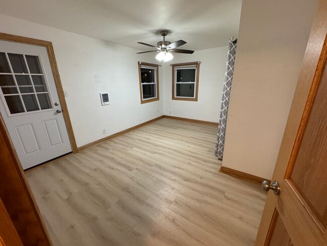 Building Photo - 3078 S Kinnickinnic Ave Unit Upper