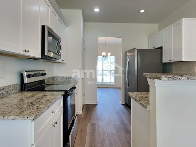 Photo - 415 Caperton Way