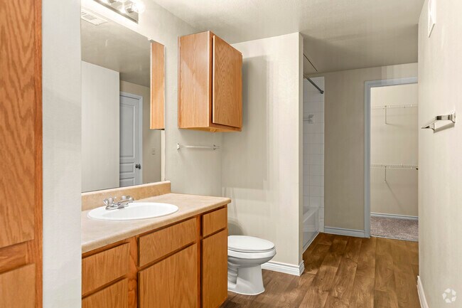 1BR, 1BA - Baño de 71 metros cuadrados