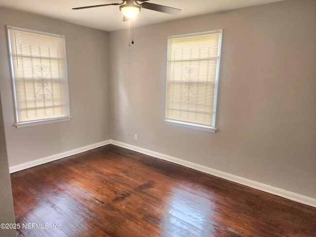 Photo - 1403 W 9th St