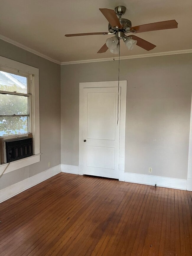 Photo - 2310 Scovell-B