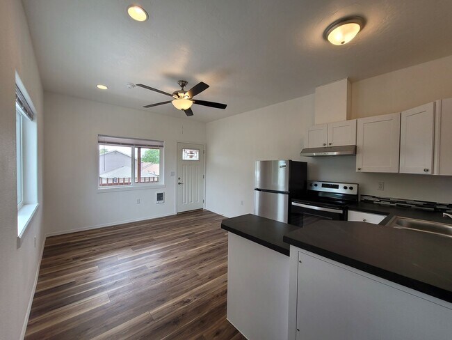 Photo - Charming 1 Bedroom 1 Bath W/Garage Parking