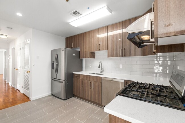 Photo - 718 23rd St Unit 3