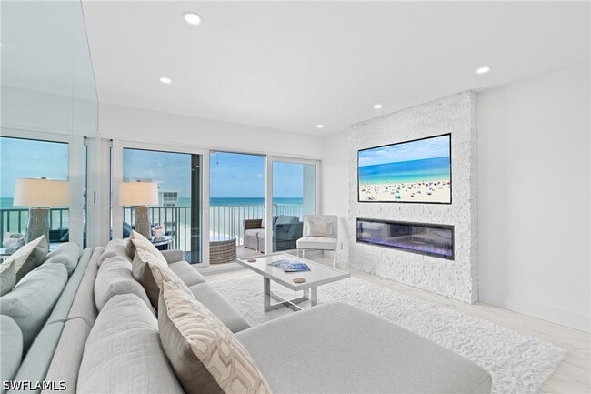 Building Photo - 3443 Gulf Shore Blvd N Unit 803