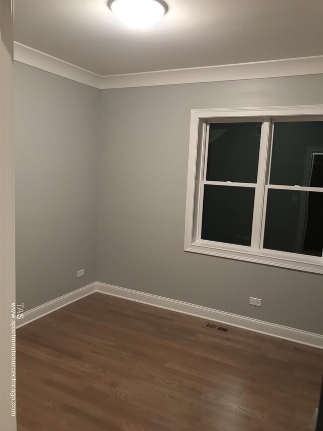 Photo - 2319 N Southport Ave Unit 1