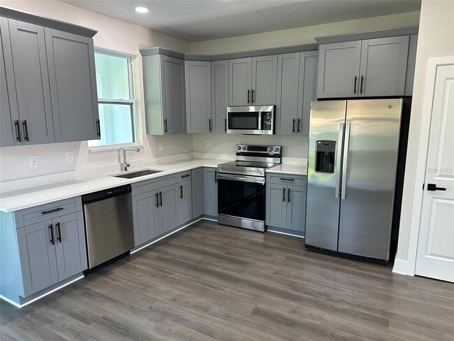 Photo - 4105 N Thatcher Ave