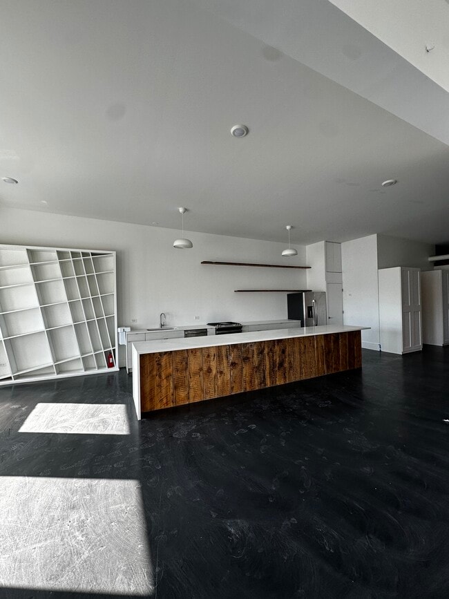 Photo - 2500 W Chicago Ave Unit 2E