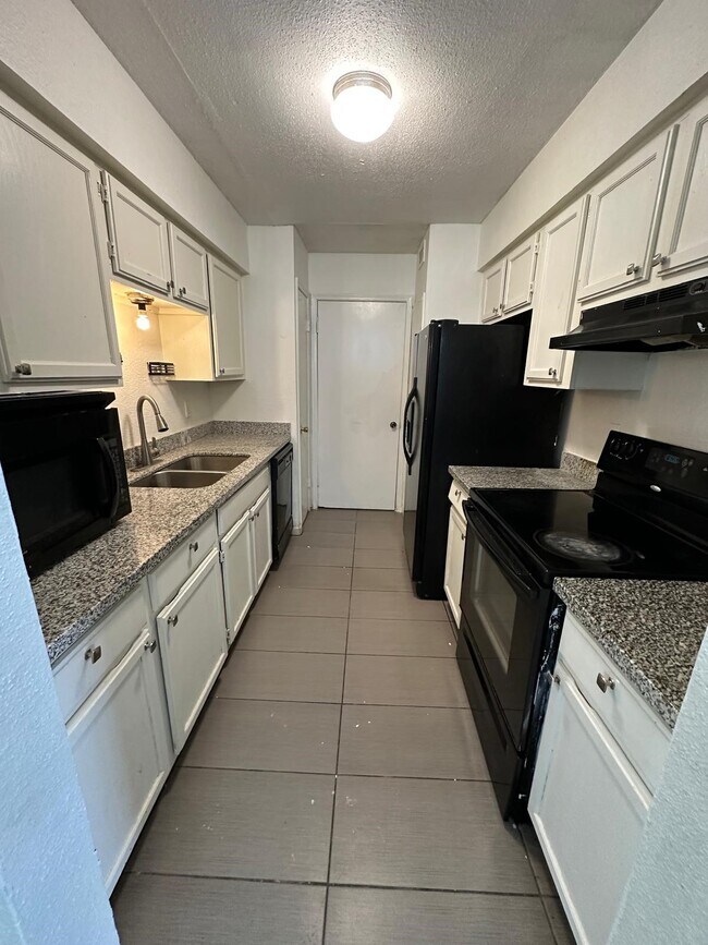 Photo - 9797 Leawood Blvd Unit 601