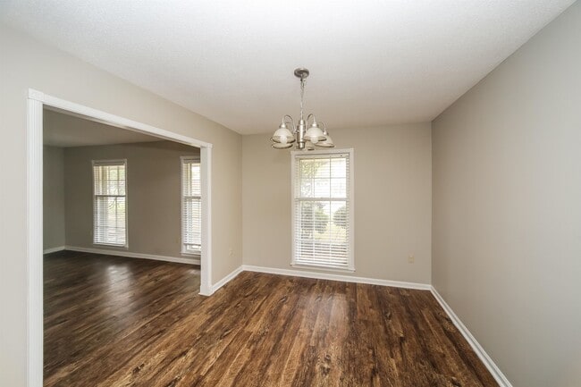 Photo - 3084 Kemper Dr