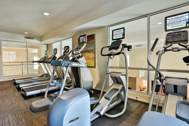 The Met at Fashion Center apartments — community photo