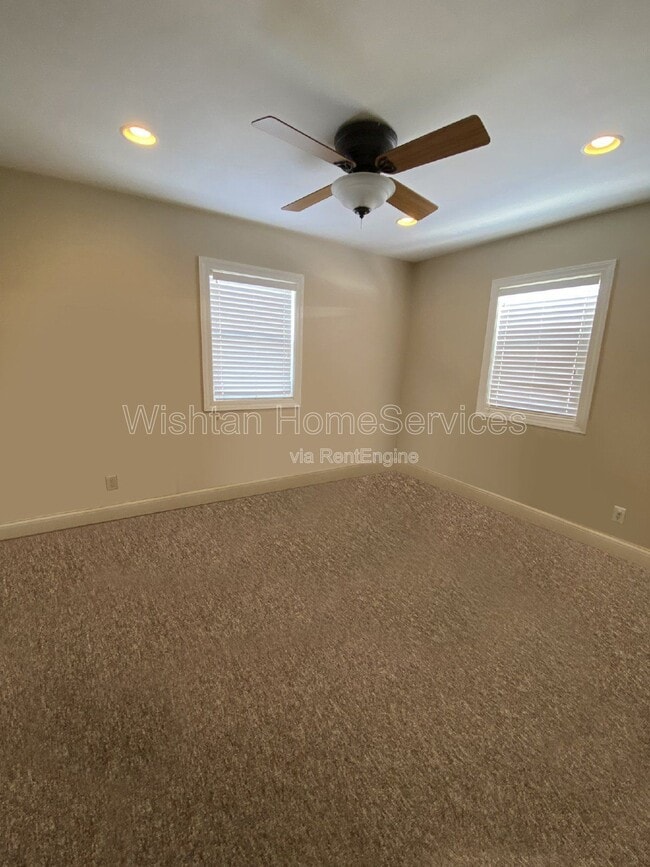 Photo - 518 W Murray St