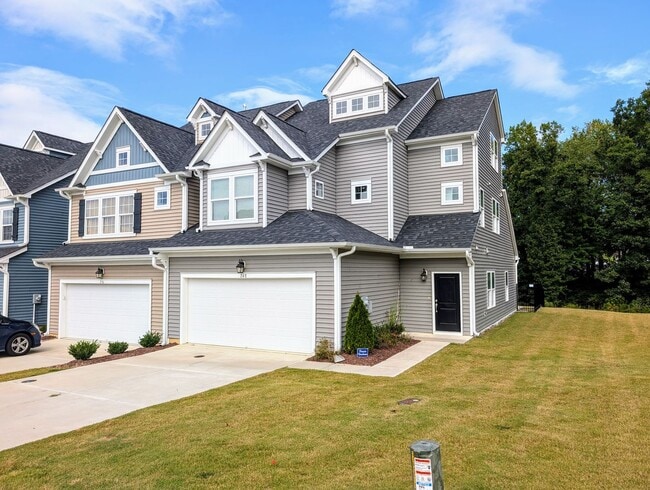 Photo - Stunning 4BR/3.5BA End Unit Townhome in Wa...