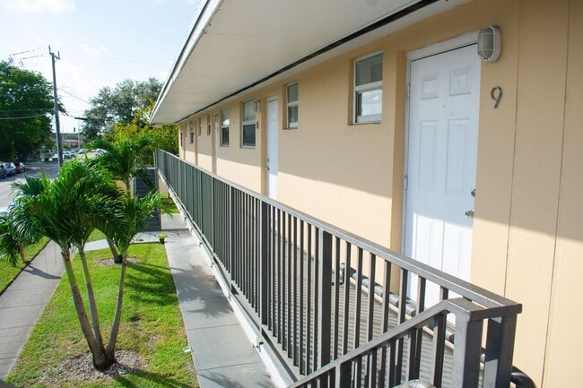 Photo - Airport Square